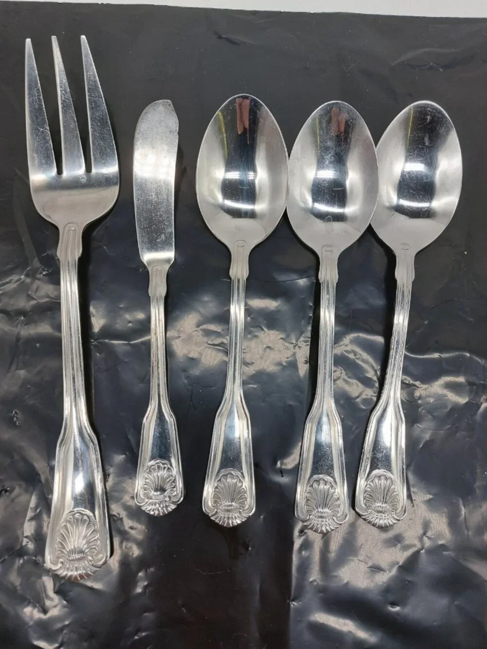 International serving forks